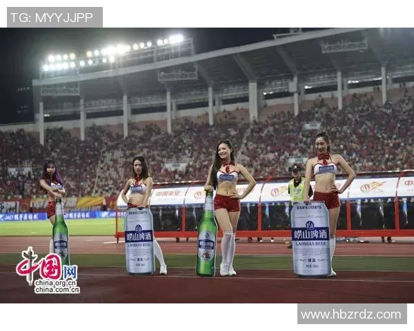 足球明星女友热情庆祝瞬间大集合展现爱情与激情的完美时刻